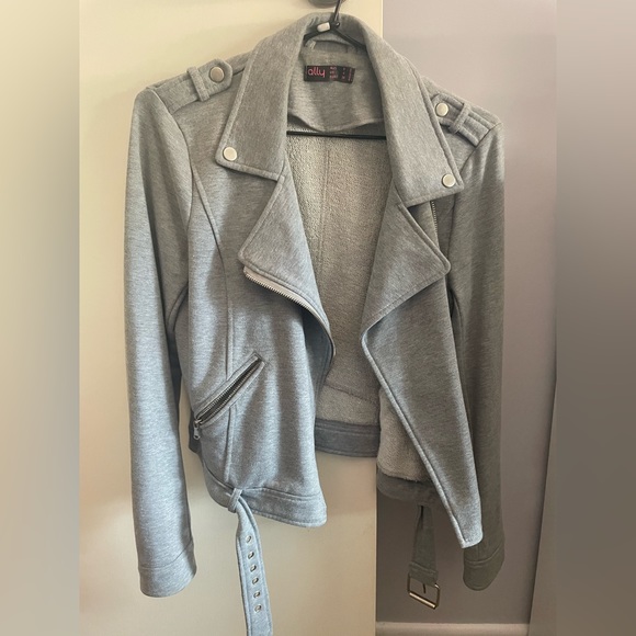 Jackets & Blazers - ✨HOST PICK✨ Grey Cropped Jacket with Front Zip and Pockets